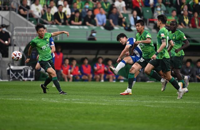 伟德体育-专访巴顿：感谢于指导的挖潜 为国足主力位置奋斗